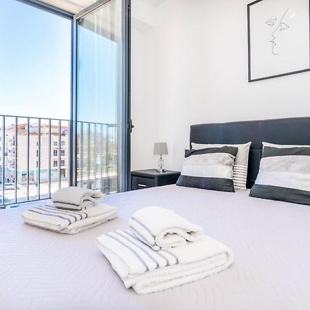 Modern Flat By Lagos Marina And Old Town Lagos Bagian luar foto